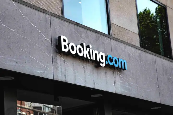 Booking.com bedrijfsgebouw, het meest winstgevende bedrijf in de reissector